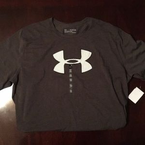 Under Armor tee shirt
